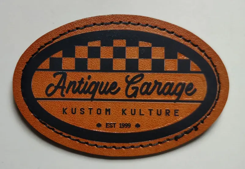 Kožená nášivka Antique Garage Race ovál